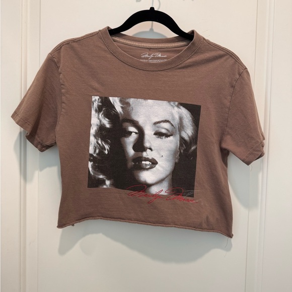 Marilyn Monroe Brown Graphic Tee - Picture 1 of 5